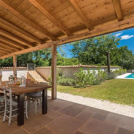 Villa Eva With Private Pool Višnjan