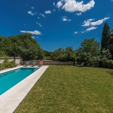 Villa Eva With Private Pool Višnjan