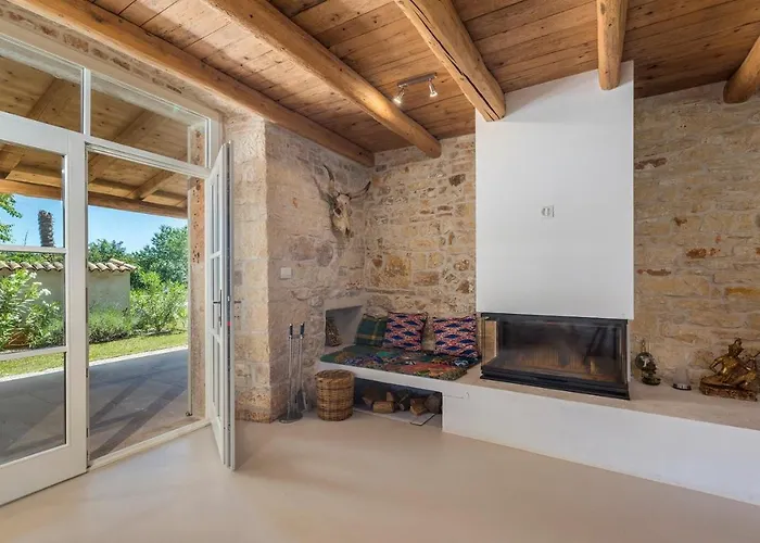 Eva With Private Pool Vila *