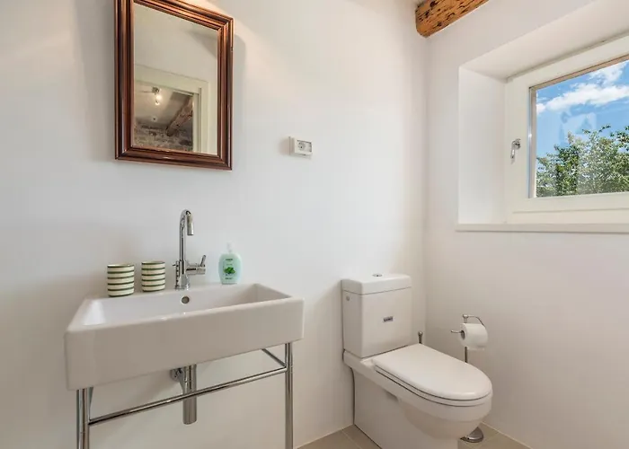 Eva With Private Pool