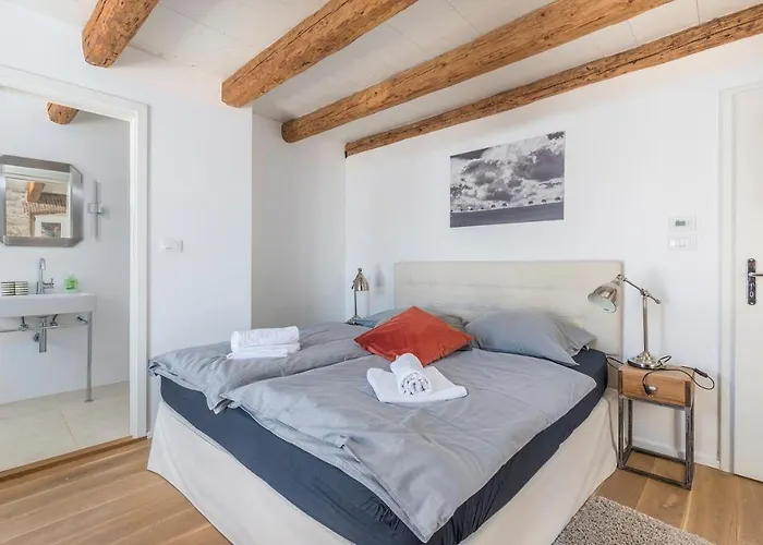 Eva With Private Pool